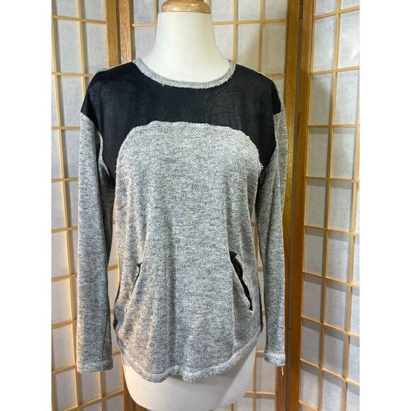 Democracy Sm Distressed Knit Top - Picture 12 of 15